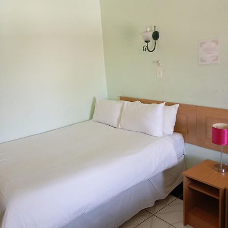 Brackendene Lodge Gaborone Eksteriør bilde